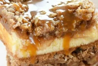 Apple Streusel Cheesecake Bars