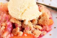Sun-Kissed Peach Raspberry Crumble