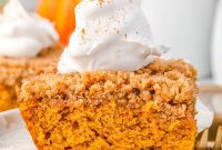 Pumpkin Spice Streusel Coffee Cake