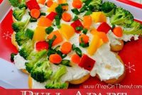 Pull-Apart Veggie Christmas Tree Pastry