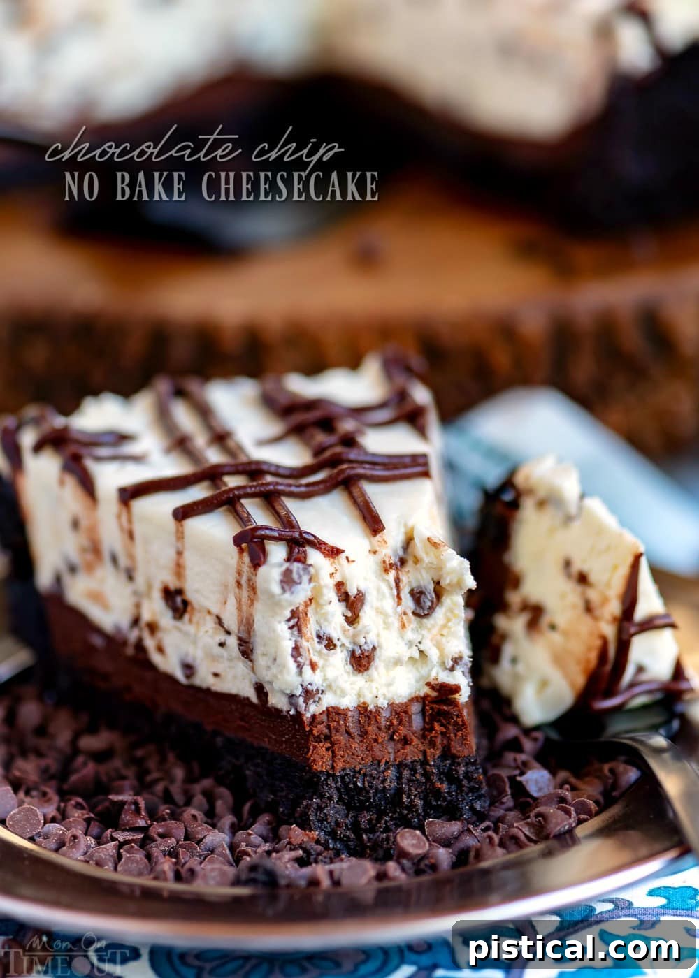 Easy No-Bake Chocolate Chip Cheesecake: Creamy, sweet, and made with real ingredients for an amazing flavor, ideal for hot weather. Rich and creamy No-Bake Chocolate Chip Cheesecake with an Oreo crust and ganache drizzle, perfect for summer.