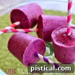 Delicious Greek Yogurt Berry Smoothie Pops, an ideal healthy dessert for any occasion.